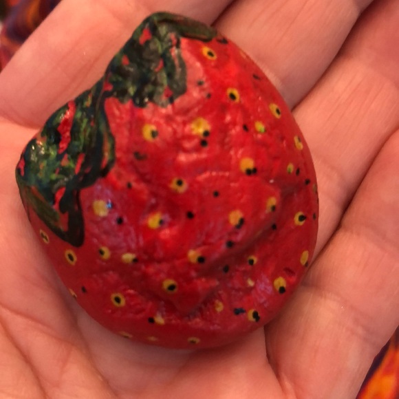 HAND PAINTED STRAWBERRIES - Picture 4 of 6